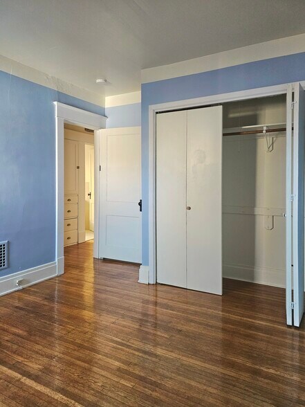 Building Photo - 148 Nassau Ave