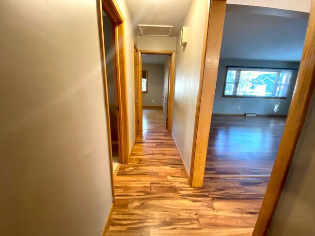 Building Photo - 1418