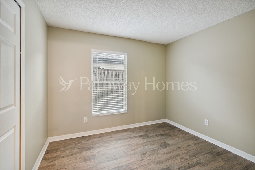 Building Photo - 8612 Claiborne Ct