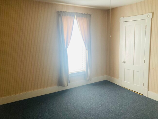 Building Photo - 5 Kirk St