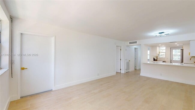 Building Photo - 1333 E Hallandale Beach Blvd