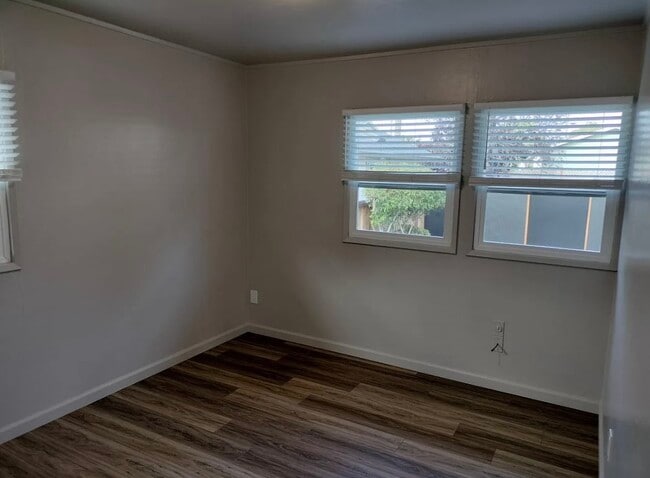 Building Photo - Single Family Home!