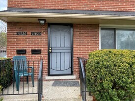 Building Photo - 15226 W 9 Mile Rd