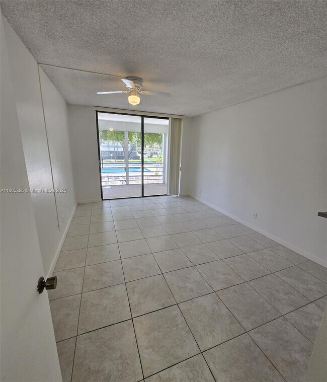Building Photo - 2771 Taft St