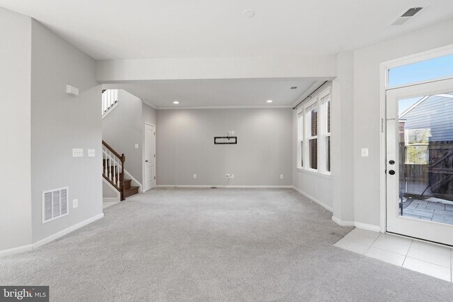 Building Photo - 8923 Quarry Rd