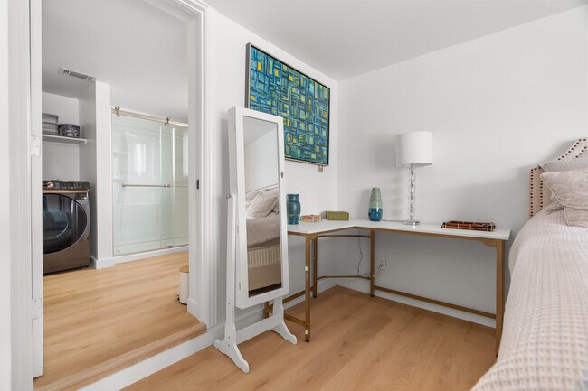 Building Photo - 273 Tropic Dr