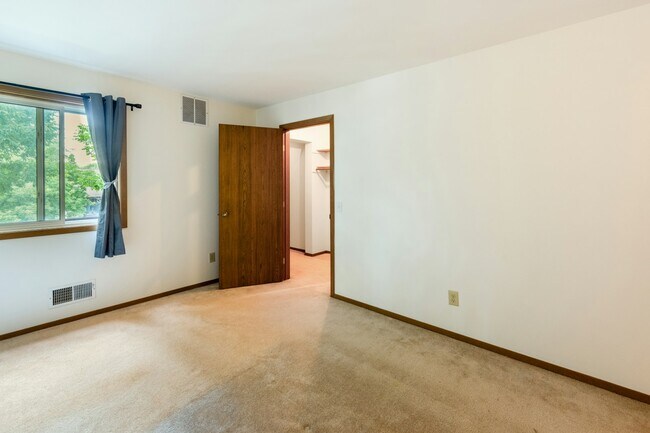 Building Photo - 1039 South Sunny Vale Lane, Unit C