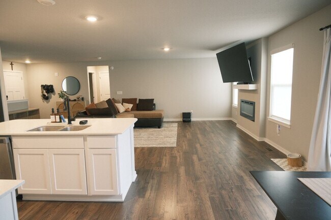 Building Photo - Springfield Ranch For Rent!