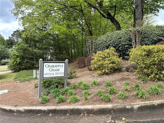 Building Photo - 12560 Crabapple Chase Dr