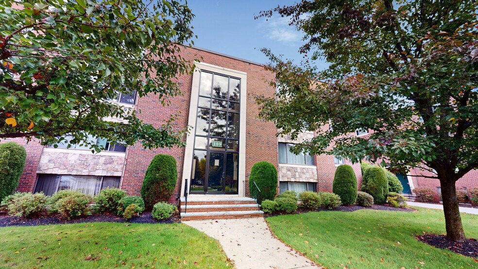 Building Photo - 200 W Wyoming Ave