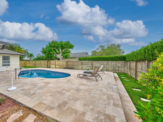 Building Photo - 1267 Summerwood Cir