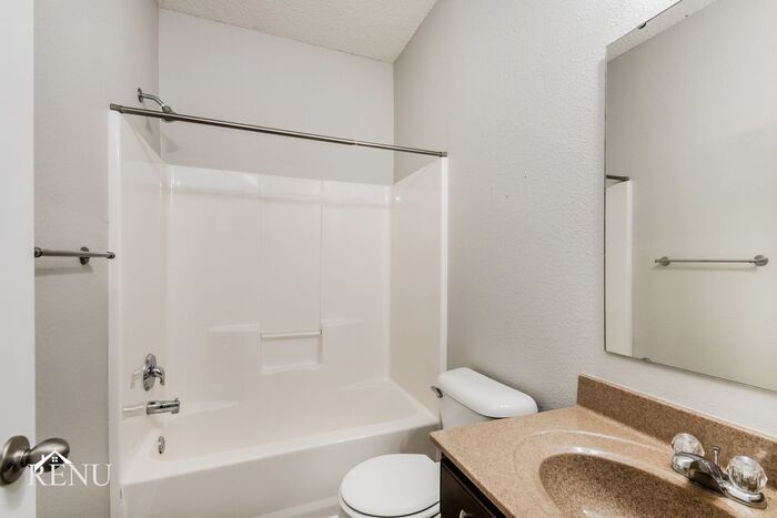 Building Photo - 4258 Amesbury Pl