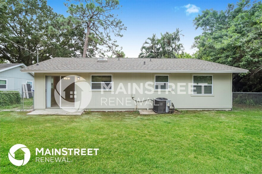 Building Photo - 3226 1st Pl