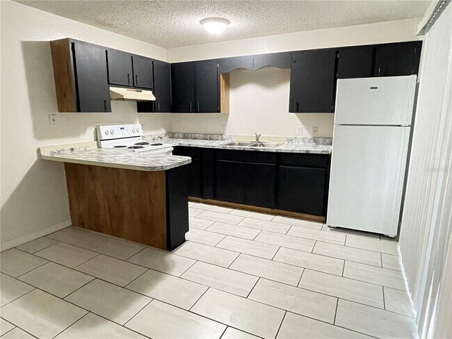 Building Photo - 1193 CR 463