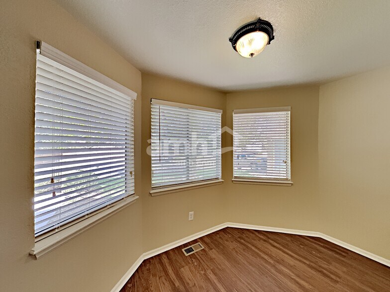 Building Photo - 5060 E 118th Ave