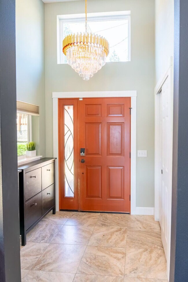 Building Photo - 5627 Illahee Road NE