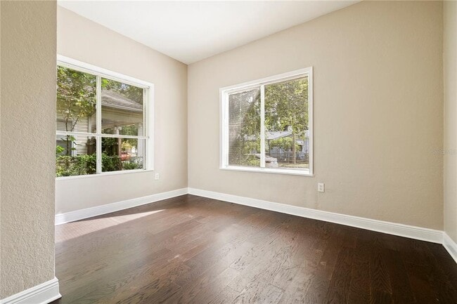 Building Photo - 2708 N Mitchell Ave