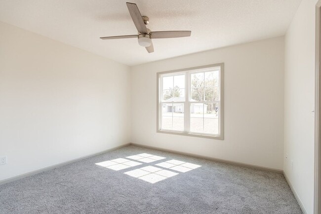Building Photo - South Lowndes Charmer
