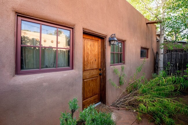 Building Photo - Santa Fe Charm in the Historic Guadalupe D...