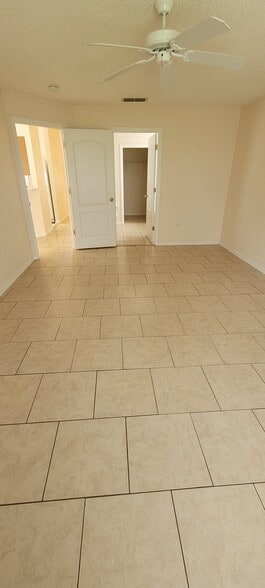 Building Photo - 268 Gala Cir