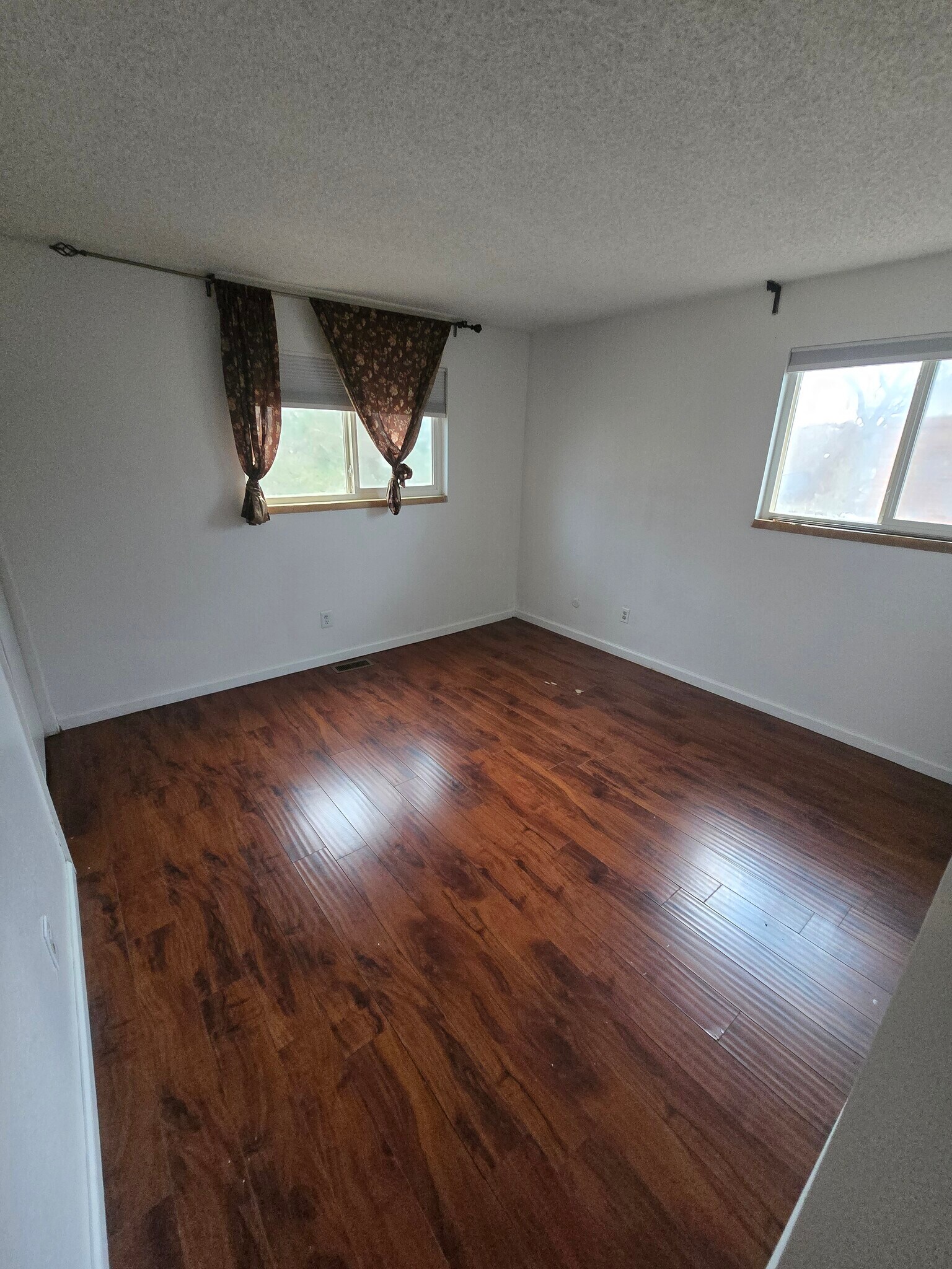 Building Photo - 1949 S Mobile St