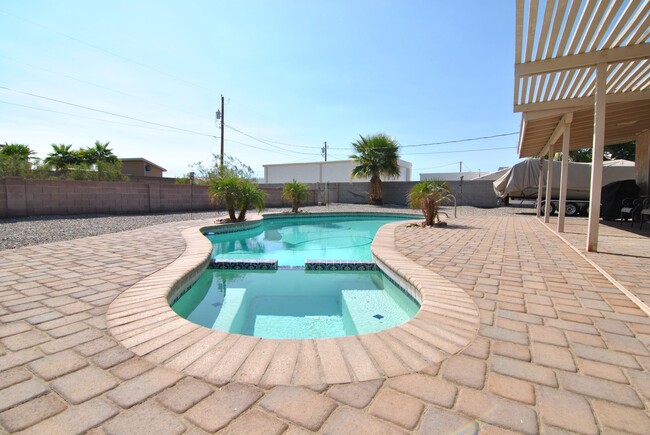 Building Photo - Furnished 3 Bed 2 Bath POOL Home!! Long Te...