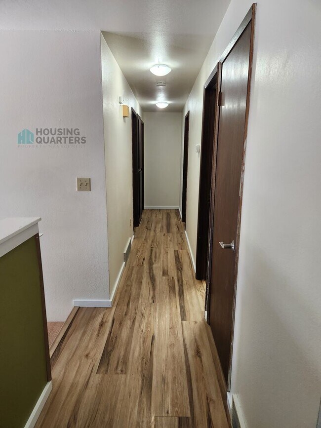 Building Photo - Single family home with large back yard!
