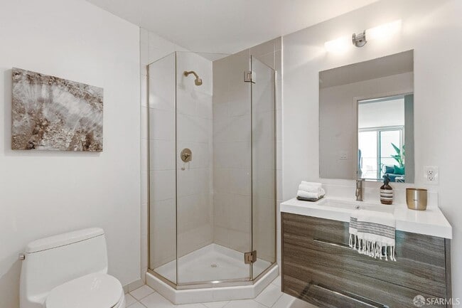 Building Photo - 301 Main St