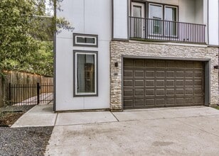 Building Photo - 8409 Hempstead Rd