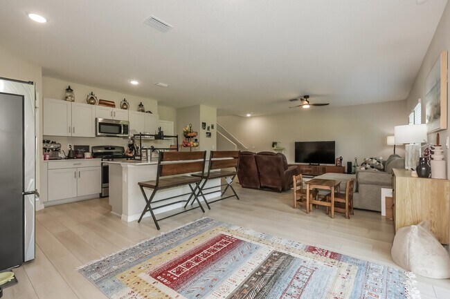 Building Photo - 5548 Summer Sunset Dr