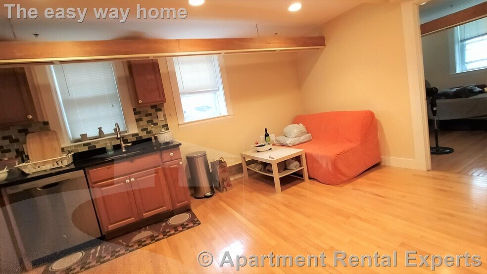 Building Photo - 156 Magazine St