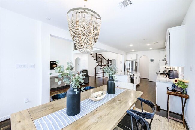 Building Photo - 4055 Woodland Meadow Dr