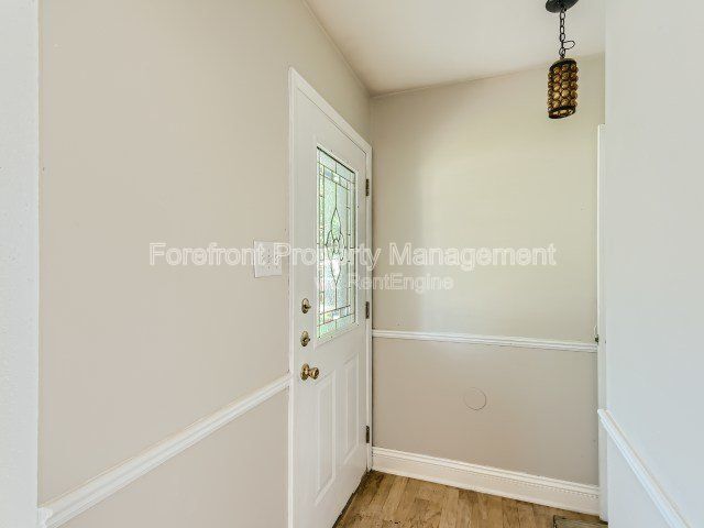 Building Photo - 7422 Stonehouse Dr