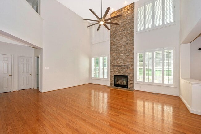 Building Photo - *Open House* 6/20 12-1 PM *
