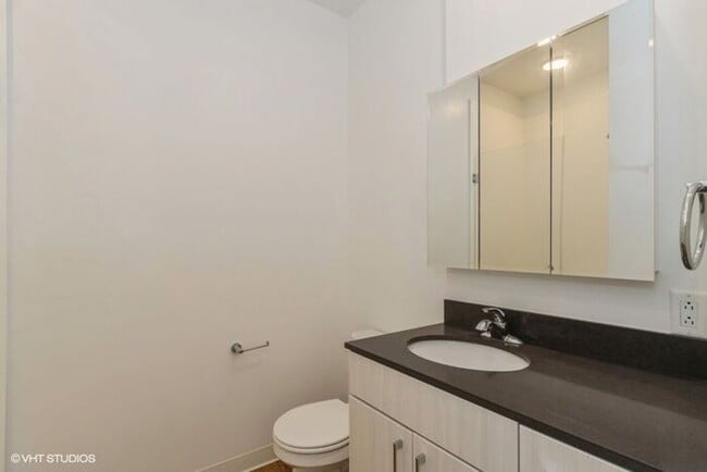 Building Photo - $1,699 | 1 Bedroom, 1 Bathroom Furnished A...