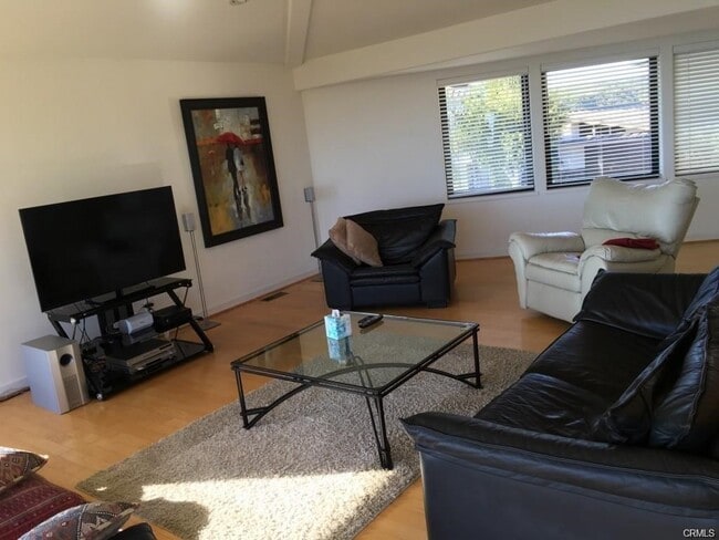 Building Photo - 1326 Skyline Dr