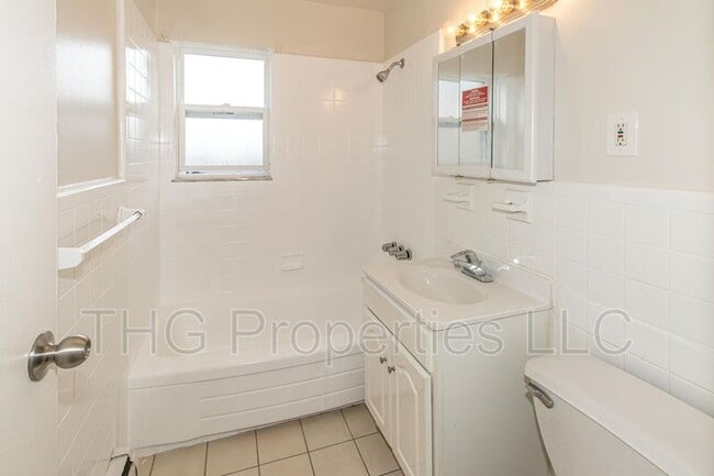 Building Photo - 27-55 Green Street APT# 28A