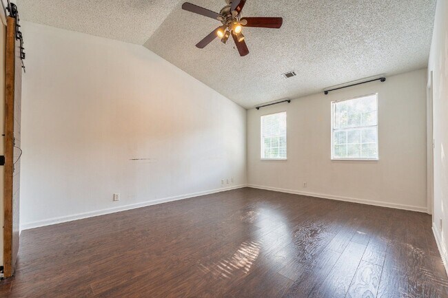 Building Photo - 348 N Birchwood Dr