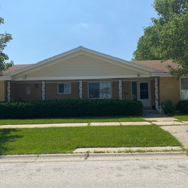 Primary Photo - 1301 Superior Ave