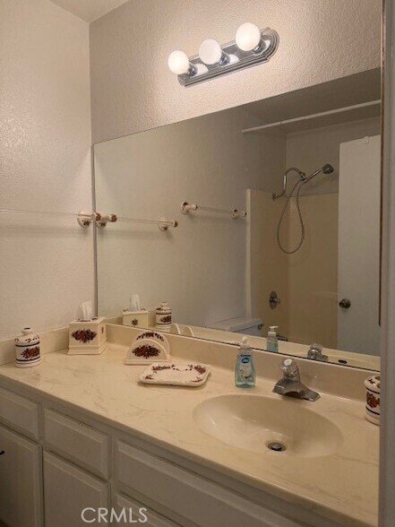 Building Photo - 301 Canyon Crest Ln