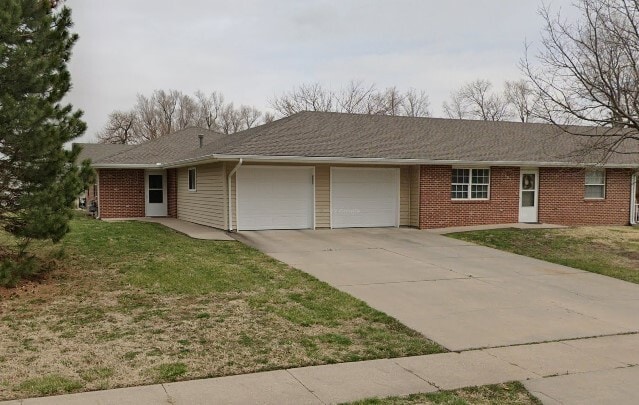 Building Photo - 601 S Hickory St