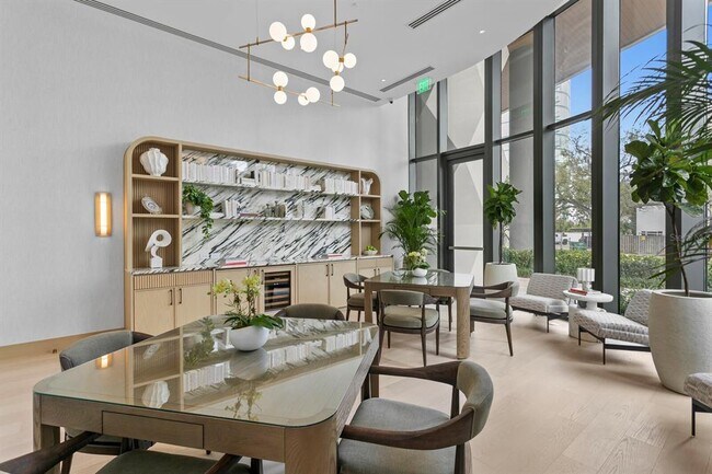 Building Photo - 3015 S Ysabella Ave
