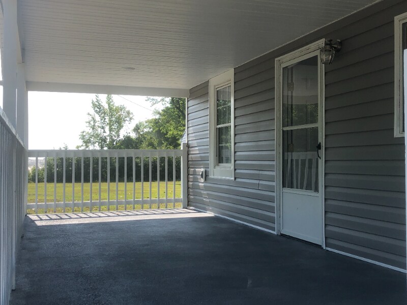 Building Photo - 381 Big Hill Rd