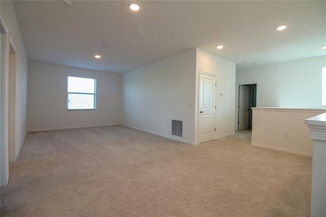 Building Photo - 6524 Great Bear Dr