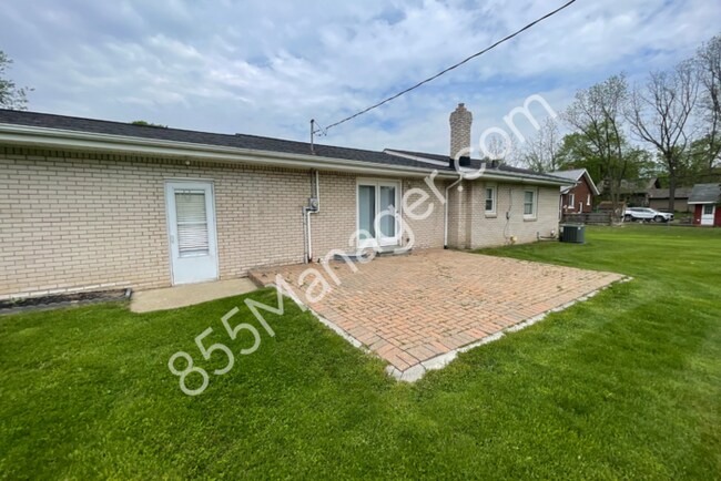 Building Photo - Charming Ranch Home: 3 Bed, 2.5 Bath in Wa...