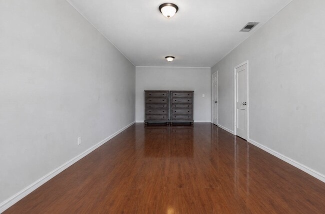 Building Photo - 7217 Parker Rd