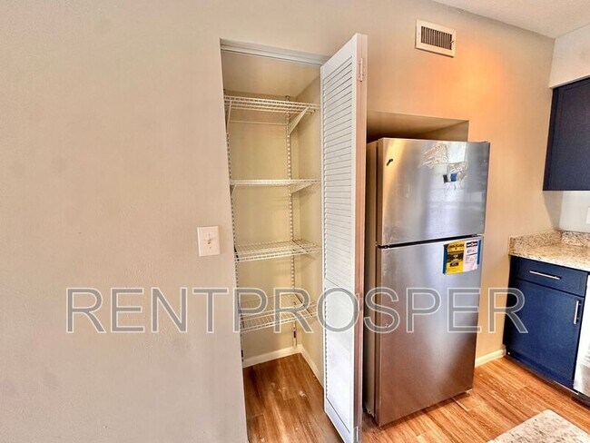 Building Photo - 5317 Curry Ford Rd