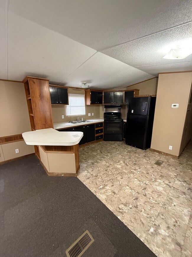 Building Photo - Mobile Home For Rent