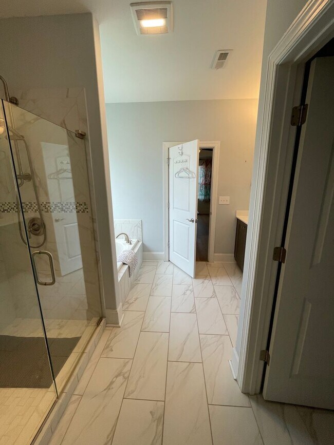 Building Photo - Unfurnished 3 Bedroom 3 Bathroom House with Home Office In Calabash
