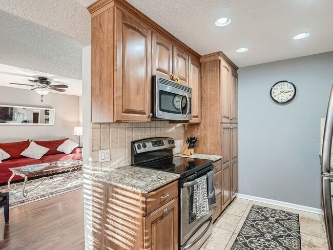 Building Photo - Denver's Perfect 1 Bedroom Condo